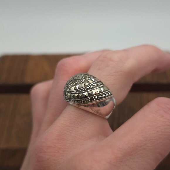 Size 8 Sterling Silver Marcasite Stones Band Ring A202 - Picture 3 of 8